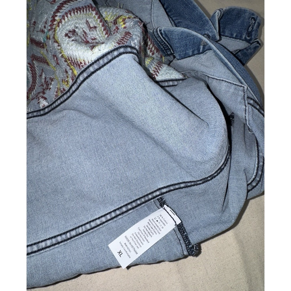 LULAROE Jaxon Jean Jacket Women's XL Embroidered Southwestern Denim Pockets - Picture 6 of 9
